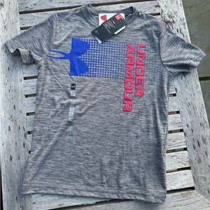 NWT Under Armour Boys Graphic S/s Tee Size M